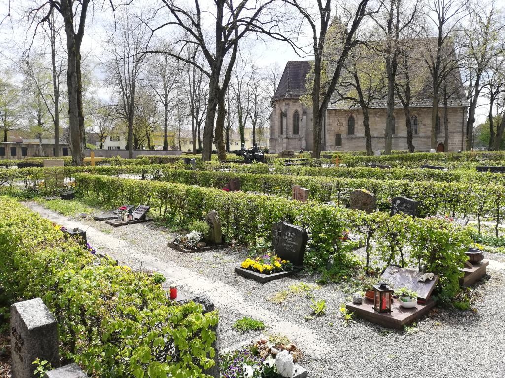 Friedhof Balingen mit Blick in Richtung Friedhofskirche Friedhof Balingen mit Blick in Richtung Friedhofskirche