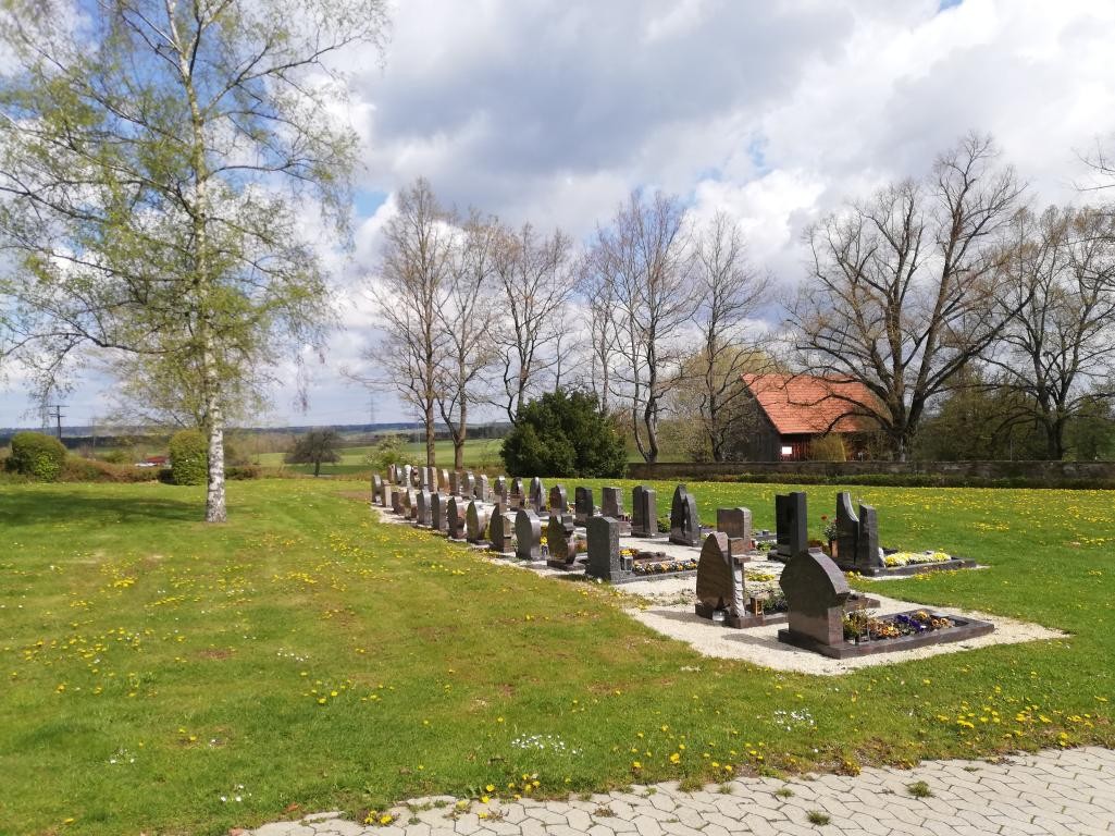 Friedhof Roßwangen mit Blick in Richtung Nordwesten Friedhof Roßwangen mit Blick in Richtung Nordwesten